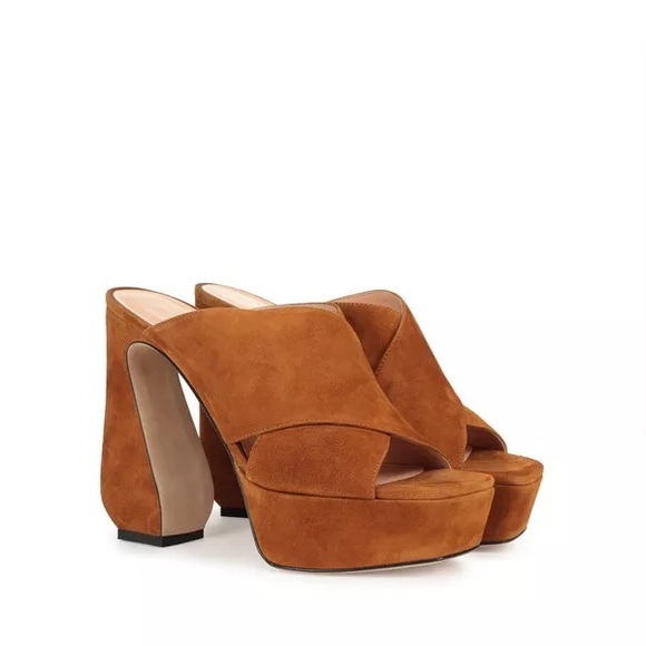 New in box GORGEOUS & FABULOUS Suede unique open toe heels - Picture 9 of 12